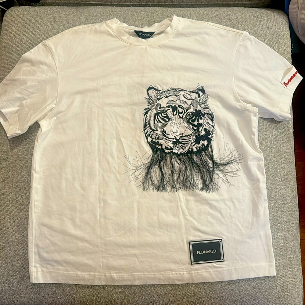 Flonaked oversized T- Shirt